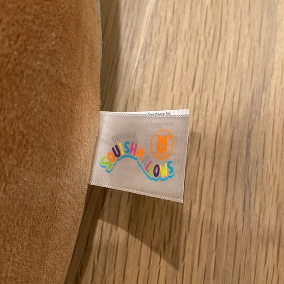 SOLD Pet Bed Avery the Duck Squishmallows 30” Large NWT - Picture 7 of 7